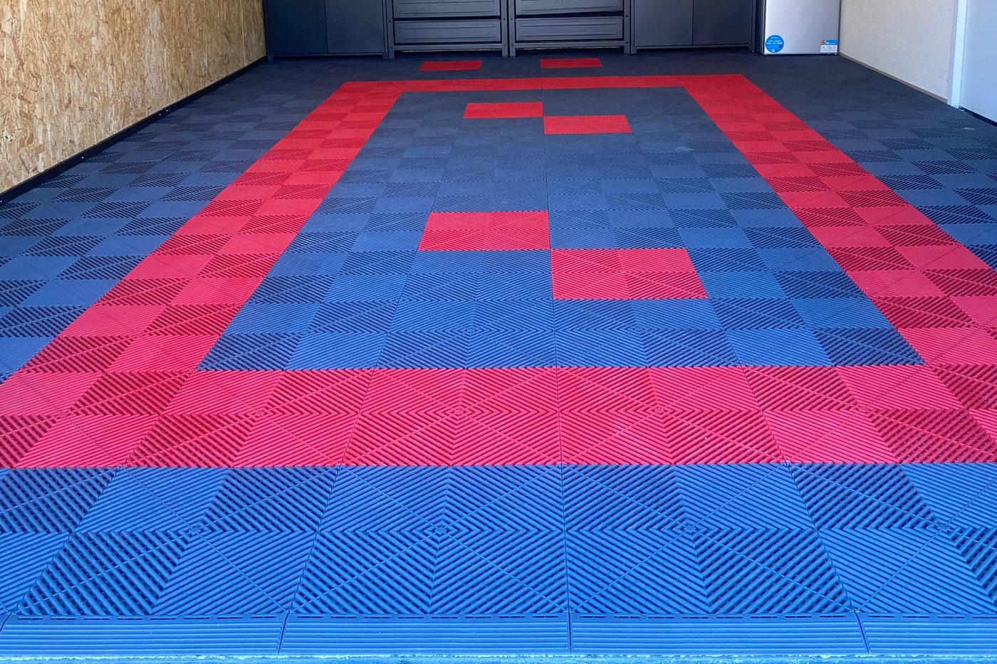 Sol de garage réalisé avec les dalles NÉO DALLE 13